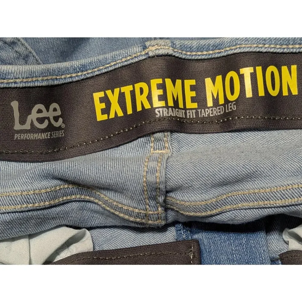 Lee Jeans Mens 30x32 Light Wash‎ Extreme Motion Straight Fit Tapered Leg Stretch